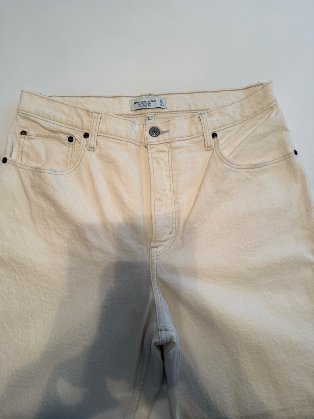 Abercrombie & Fitch Off-White Ultra High Rise 90s Straight Leg Jeans Curve Love